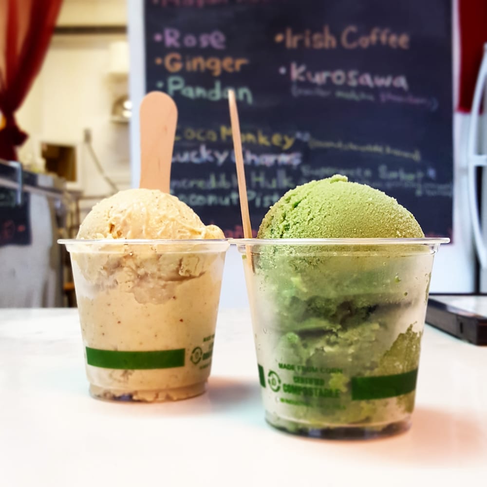 Hawaii SweetsWing Shave Ice & Ice Cream Honolulu, HI, アメリカ合衆国. "The