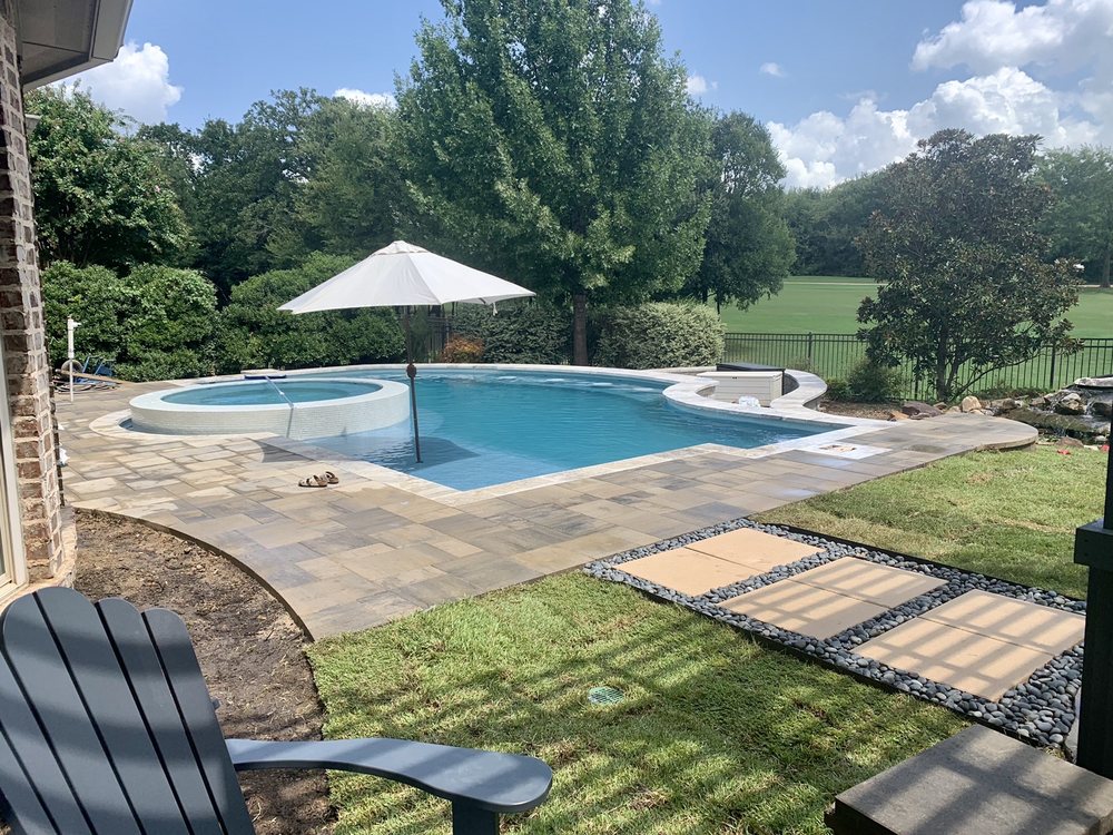 Swan Custom Pools