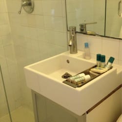 Greenview Hotel 19 Photos 21 Reviews Hotels 1671 Washington Photo Of Greenview Hotel Miami Beach Fl United States Very Small Bath