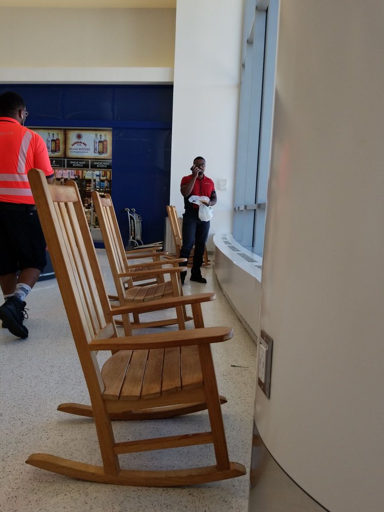 BWI Thurgood Marshall Airport - Concourse D