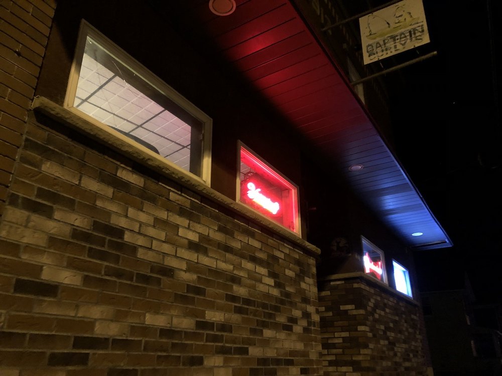 Captain Curlys Pub