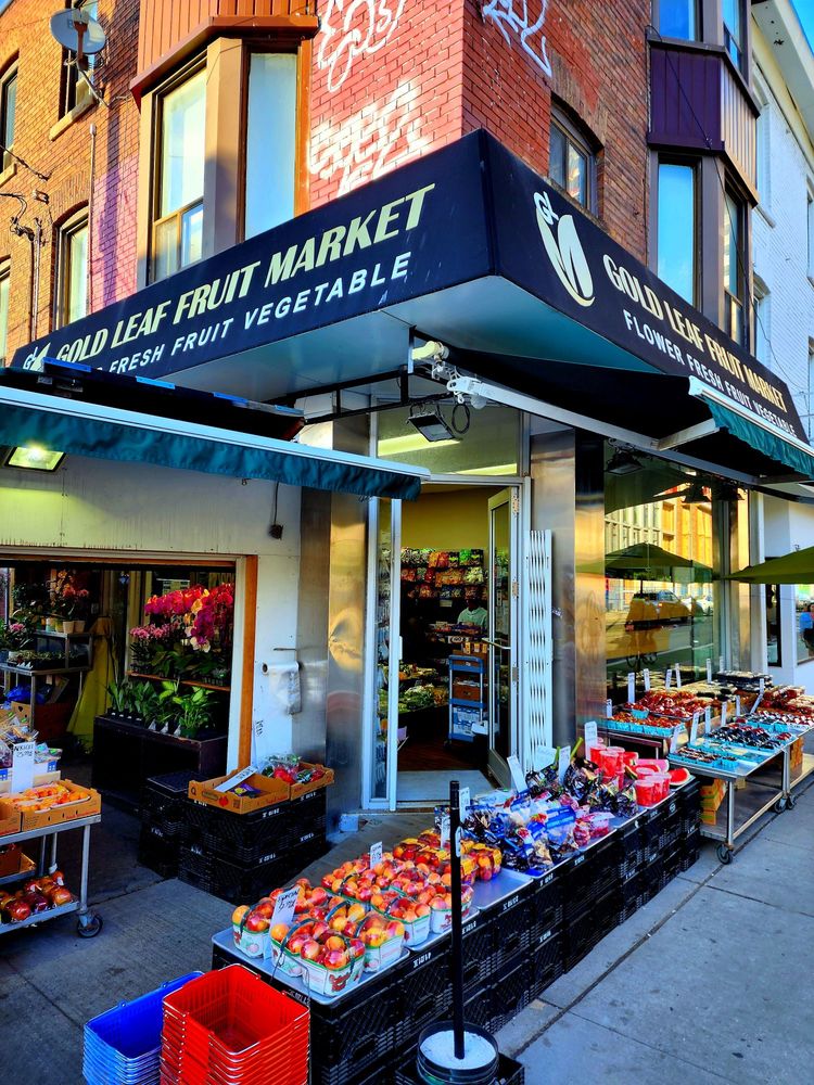 Gold Leaf Fruit Market
