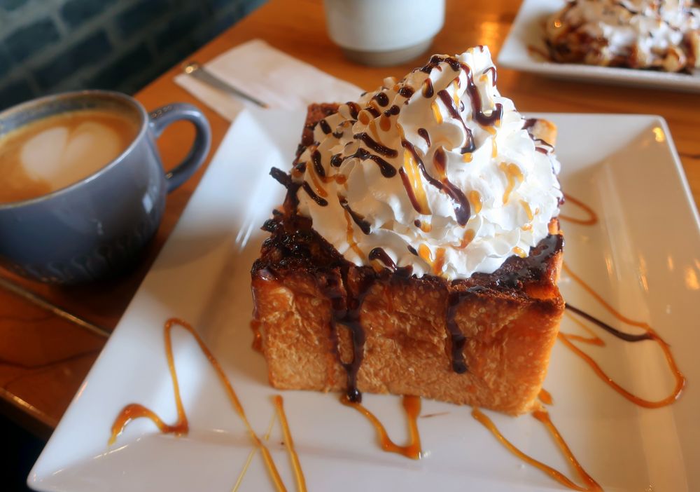 Cake & Dessert Cafe