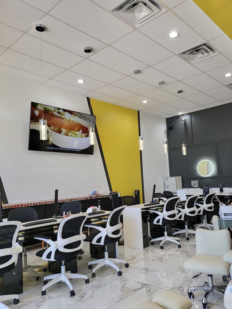 Blooming Nails and Spa