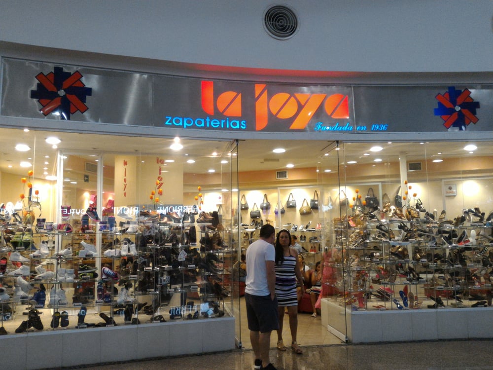 La Joya Shoe Stores Av. Costa Maya MZA 22, Región 233, Cancún