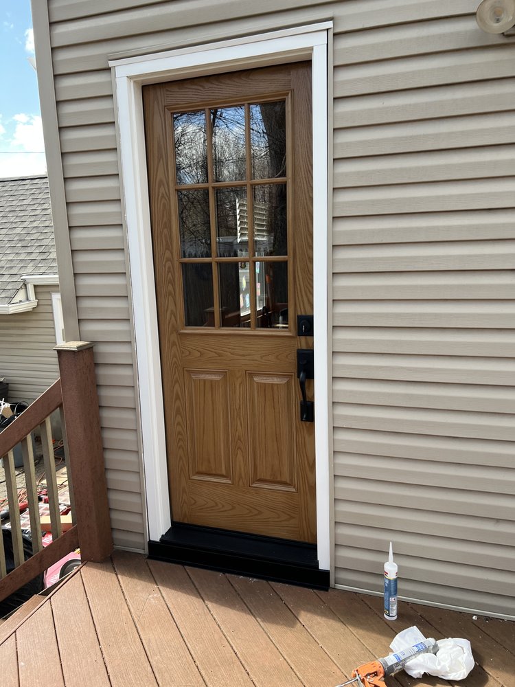 Window and Door Outlet
