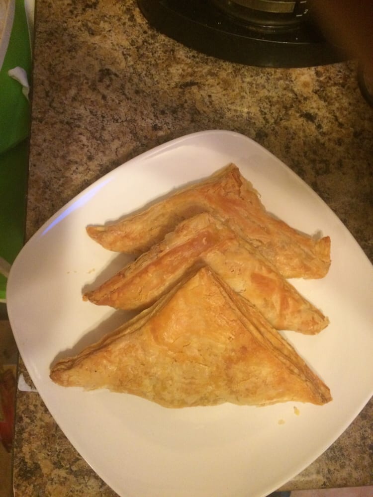 Au Beurre Chaud Bakery Bakeries 721 River St, Hyde Park, Mattapan