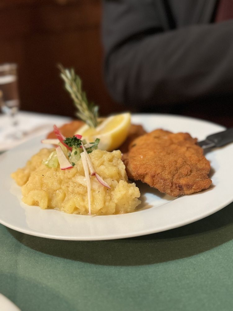 Teske's Germania Restaurant & Beer Garden