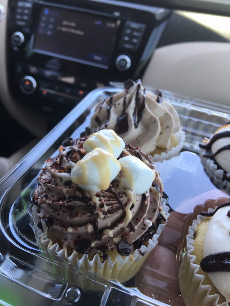 Mmmm Delicious Cupcakes