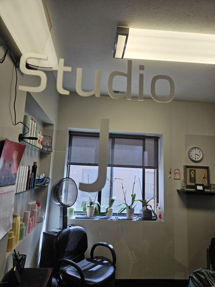 Karyn Slapkauskas - Allure Studios
