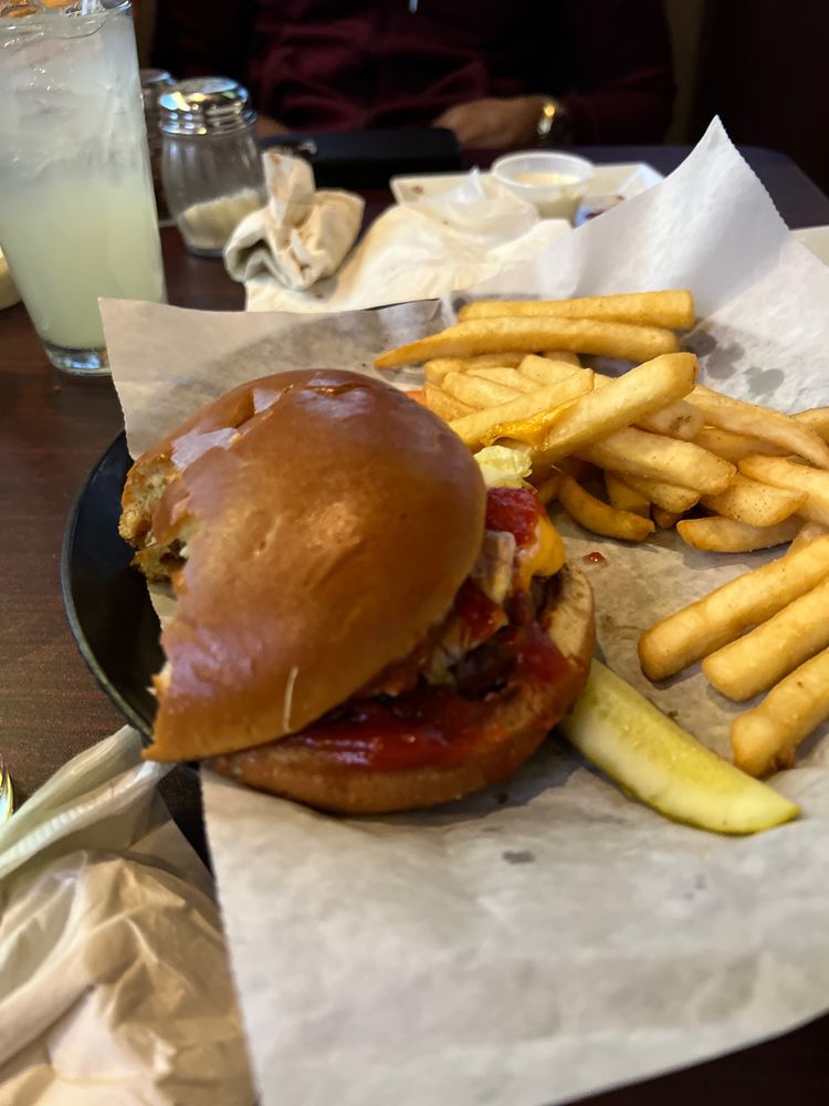 Legends Sports Bar & Grill