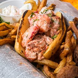 Hooked Jc 417 Photos 382 Reviews Seafood 467 Communipaw Ave Photo Of Hooked Jc Jersey City Nj United States Lobster Roll Platter