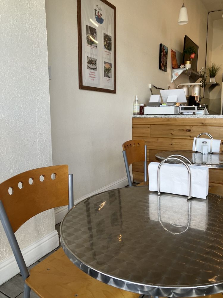 Isla Restaurant