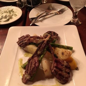 trata greek taverna