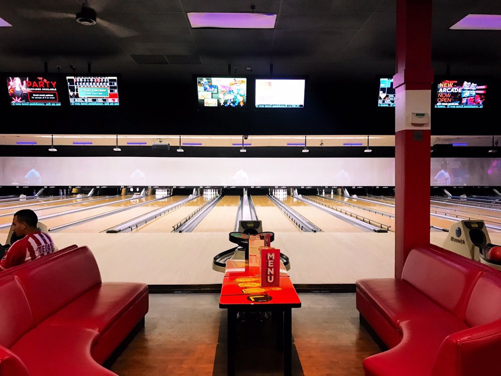 Amf visalia lanes