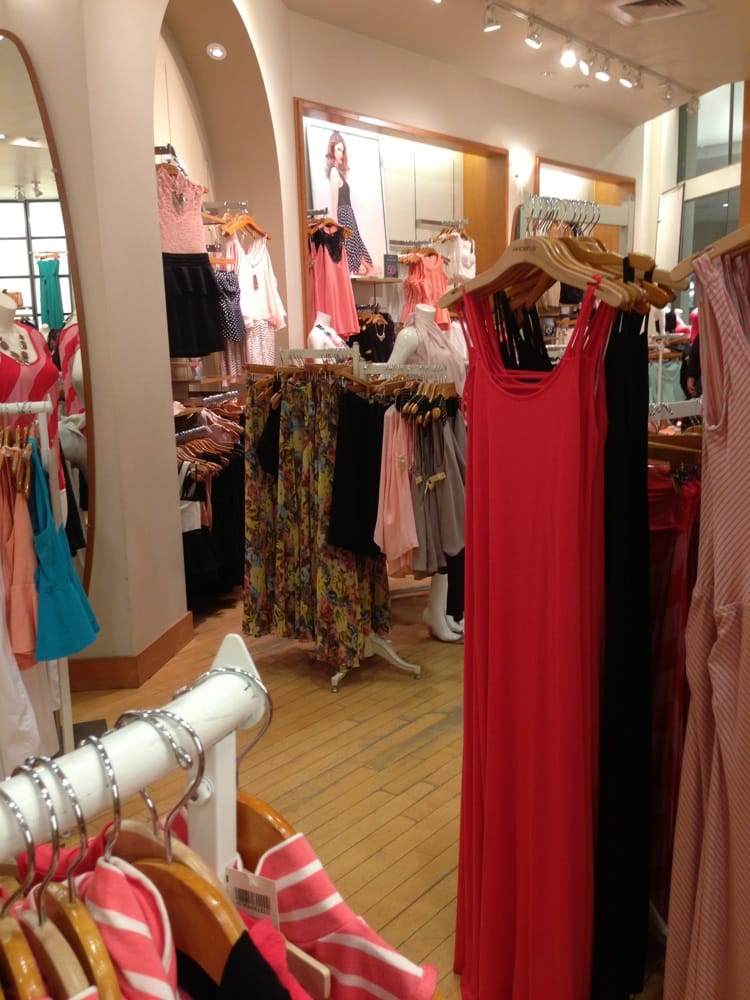 Arden B CLOSED 14 Reviews Accessories 2164 Glendale Galleria