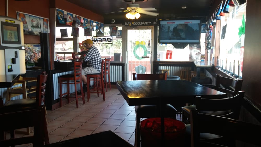 Just Wing It 13 Reviews American (New) 1837 Niles St, Bakersfield