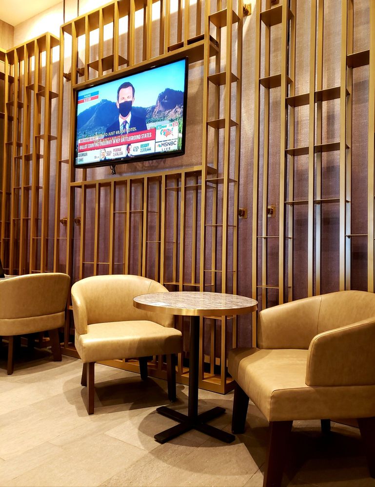 Plaza Premium Lounge DFW Terminal E