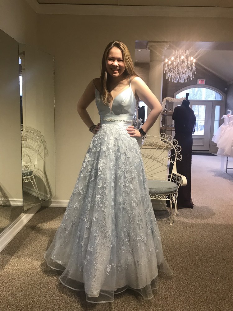 Heirlooms Bridal Shoppe