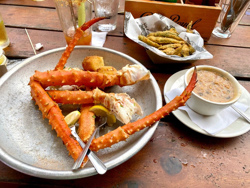 Six Feet Under Pub & Fish House - Grant Park