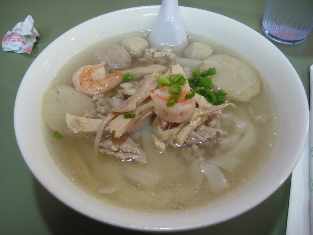 teo chew noodles, with ho fun (house special minus the pork kidneys