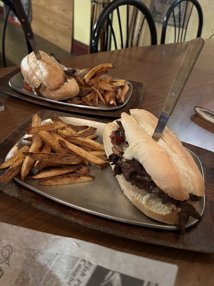 Wicked Witches Bar & Grill