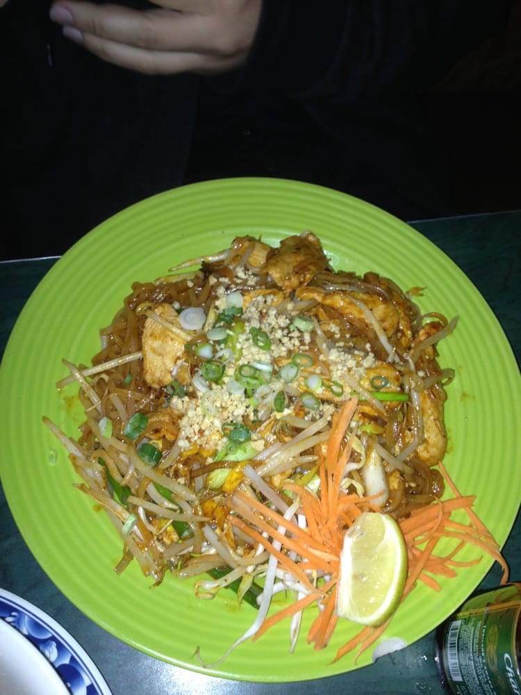 Asian noodle dish at aspen restaurant photos 368