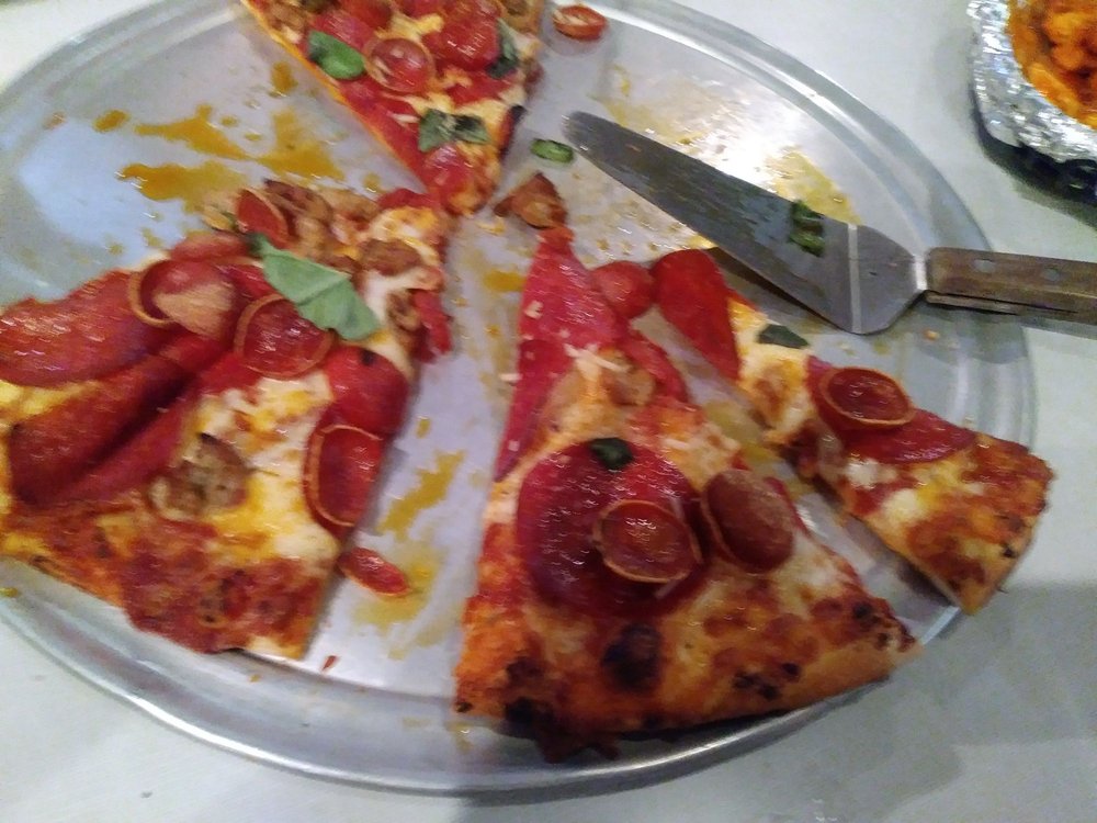 Round Table Pizza Order Food 58 Photos 78 Reviews Photo Of Round Table Pizza Lodi Ca United States These Are Their