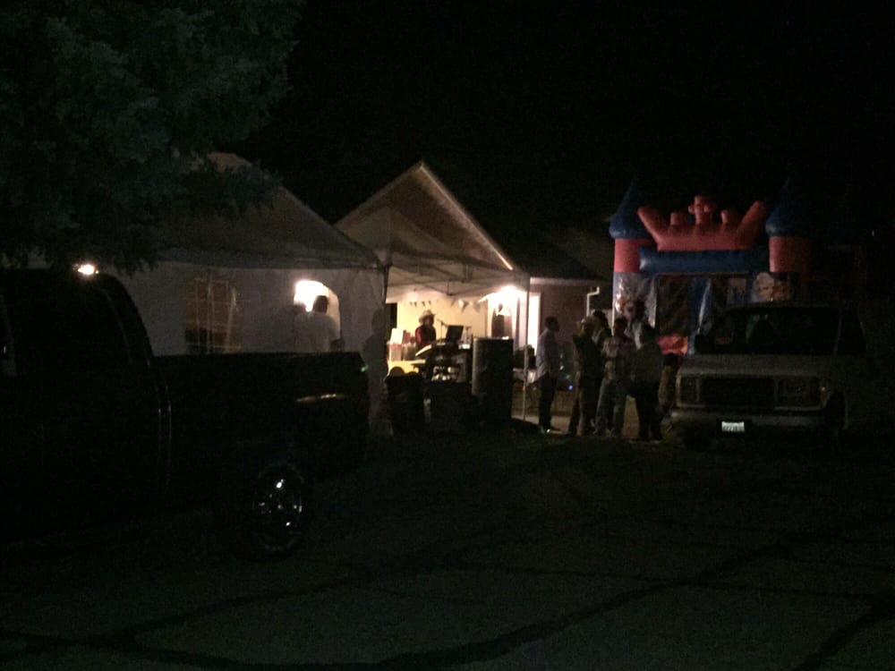 Yaniras Party Rentals