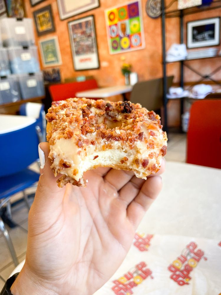 Gibson's Donuts