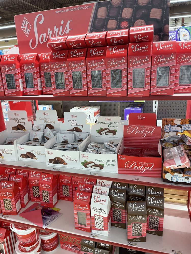 Giant Eagle Supermarket