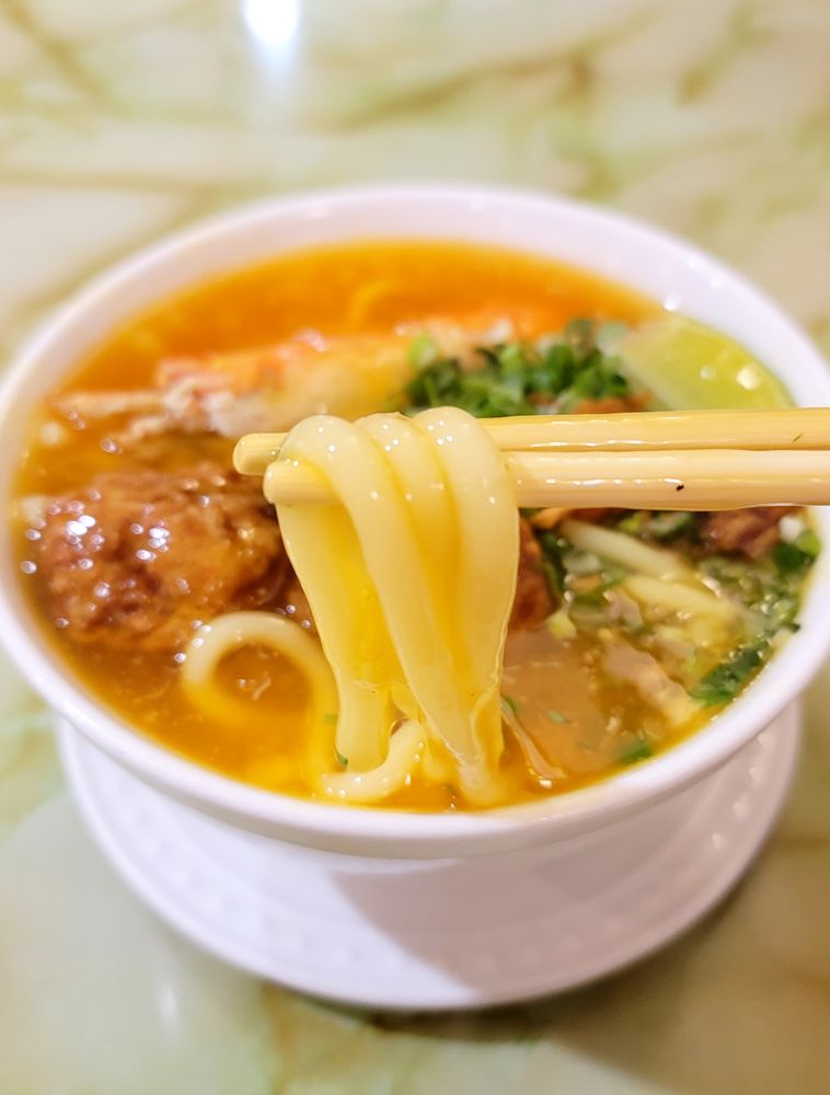 Banh Canh Que Em & Que Anh