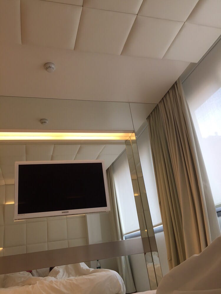 Mirrors White Padded Walls Yelp Photo Of The Mirror Hotel Barcelona Spain Mirrors White Padded Walls