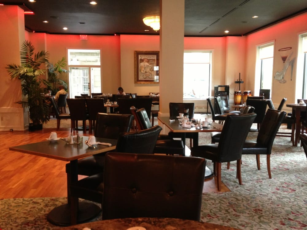Astor Street Bar & Grille