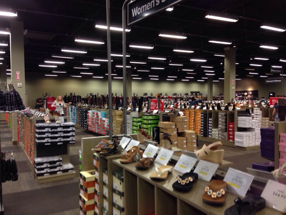 DSW Designer Shoe Warehouse 13 Photos Shoe Stores 3300 Expressway