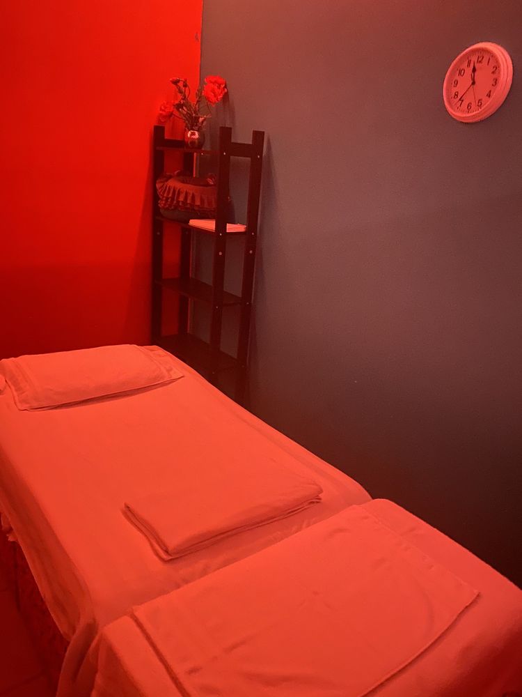 Five Star Gold Foot Spa, Las Vegas Roadtrippers