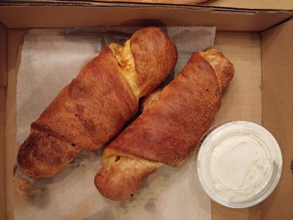 Carlucci's Pizza