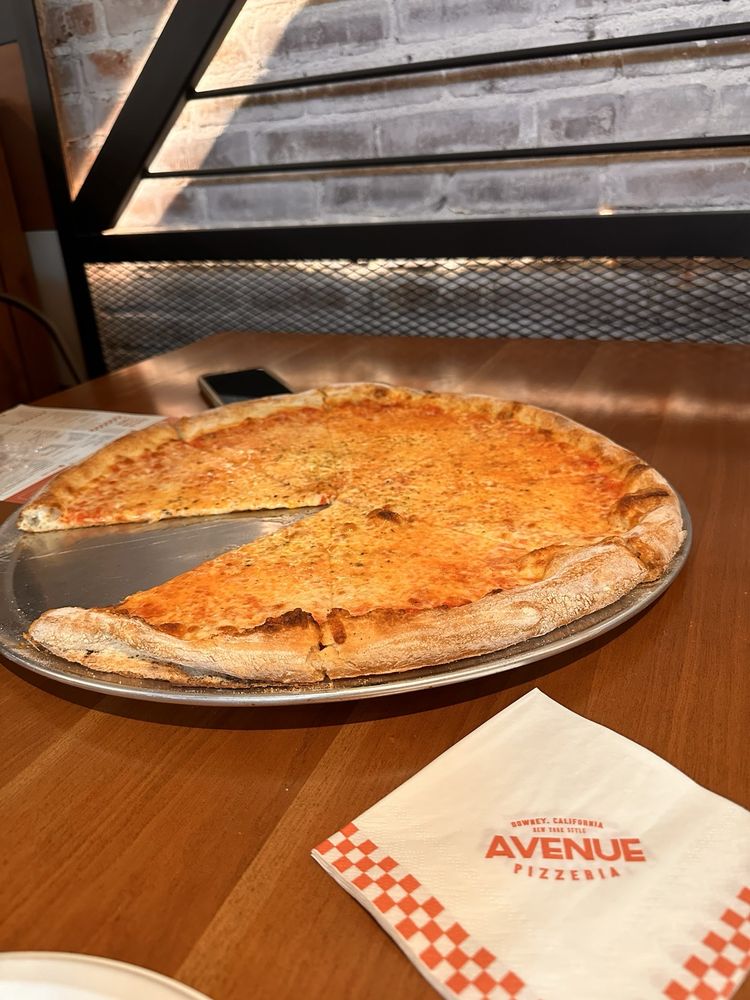 Avenue Pizzeria