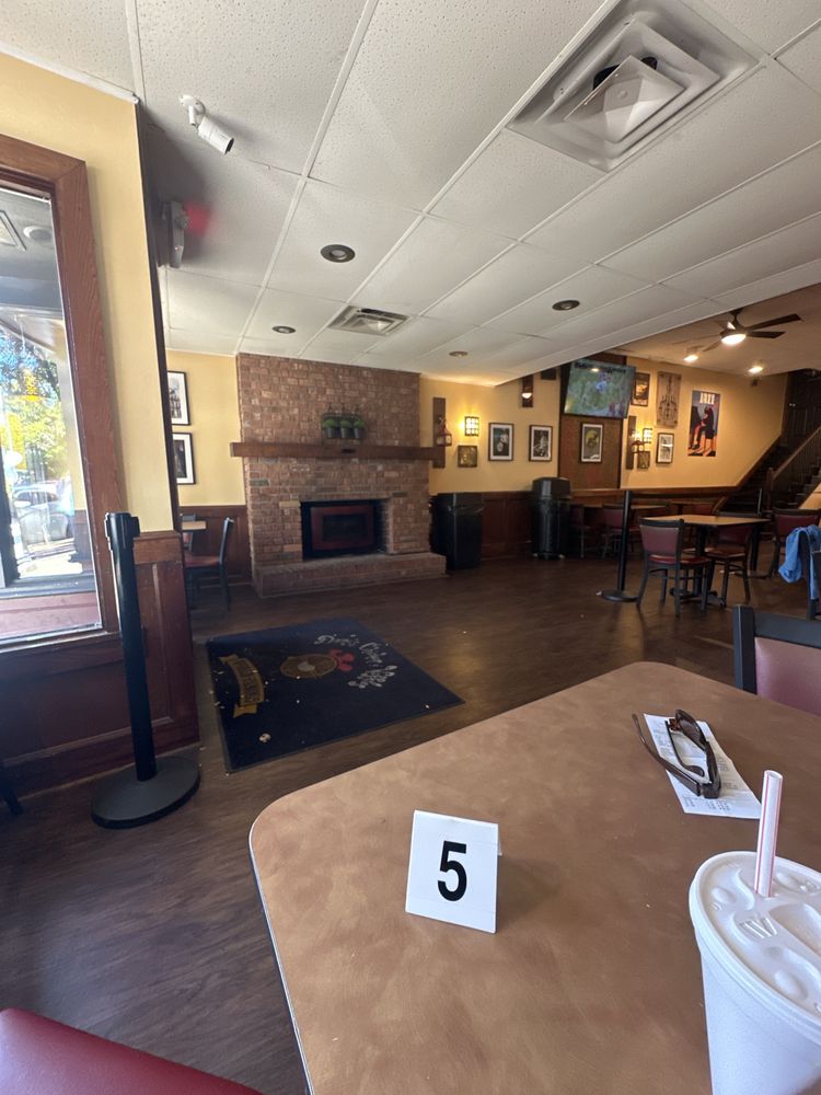 Dame's Chicken & Waffles