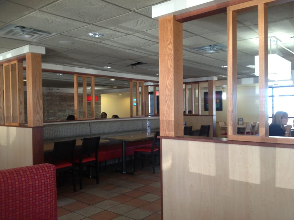 Pizza Hut Pizza Calle Marginal S/N, Fajardo, Puerto Rico