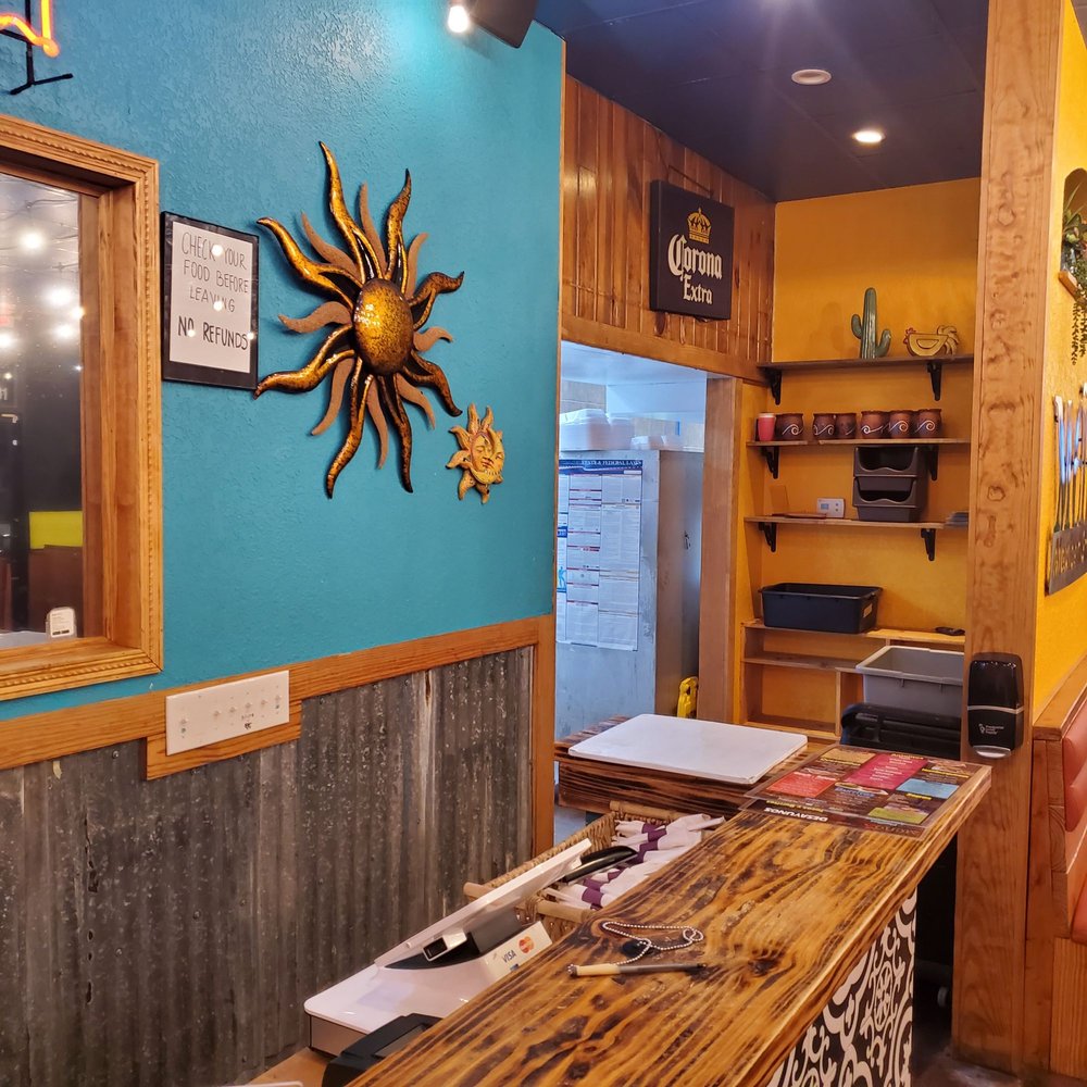 Meno's Mexican Grill