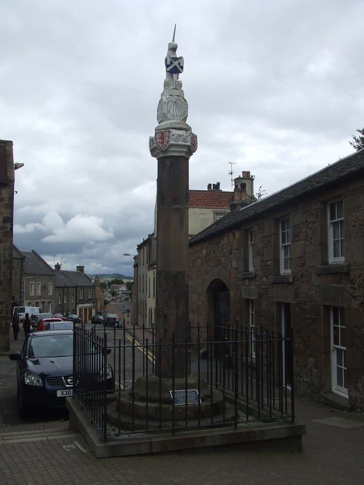 Mercat Cross Landmarks & Historical Buildings High St