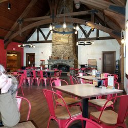 Restaurants Near Anheuser Busch Brewery St Louis Best The Biergarten At Anheuser Busch 11 Photos Beer Bar 221 Daniel Capitalist Pig 10 Best Restaurants Near Budweiser Brewery Experience