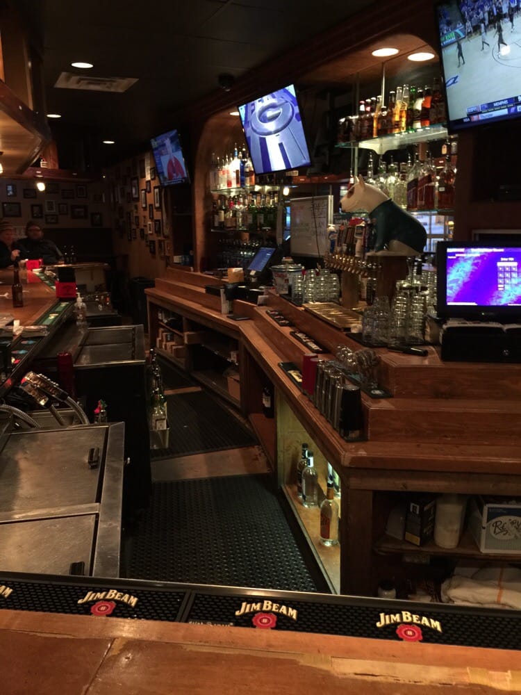 Doghouse Tavern 13 Photos & 38 Reviews Pubs 3100 S Sheridan Blvd