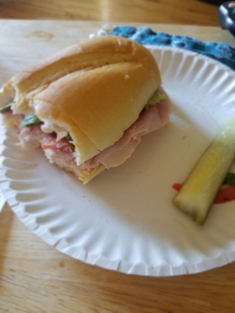 Carl's Main Street Deli