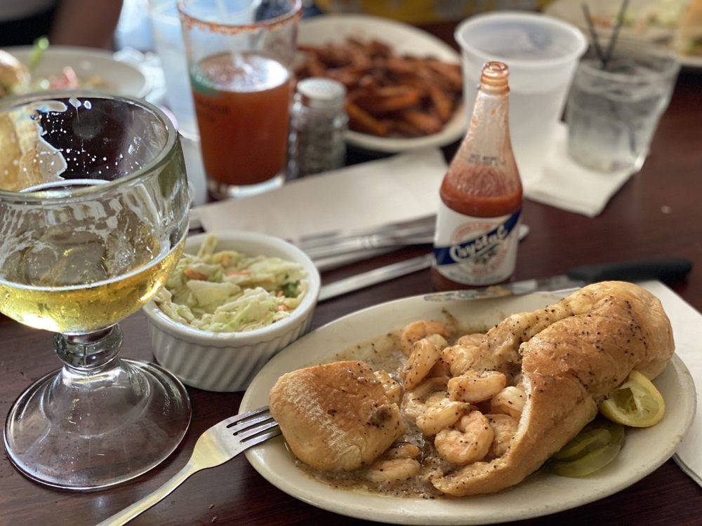 Liuzza's By The Track
