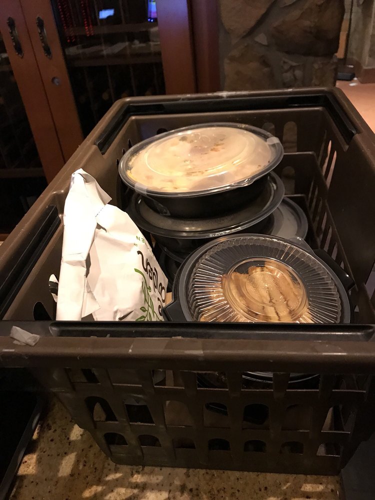 Togo Basket The Order Is Brought Out To You Before They Bag Your Photo Of Olive Garden Italian Restaurant Greenville Sc United States Togo Basket