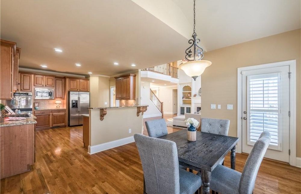 image of business Sisters Staging Home Staging