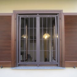 Grate e inferriate metal fabricators viale santaquilino 10 ... Grate finestre in ferro