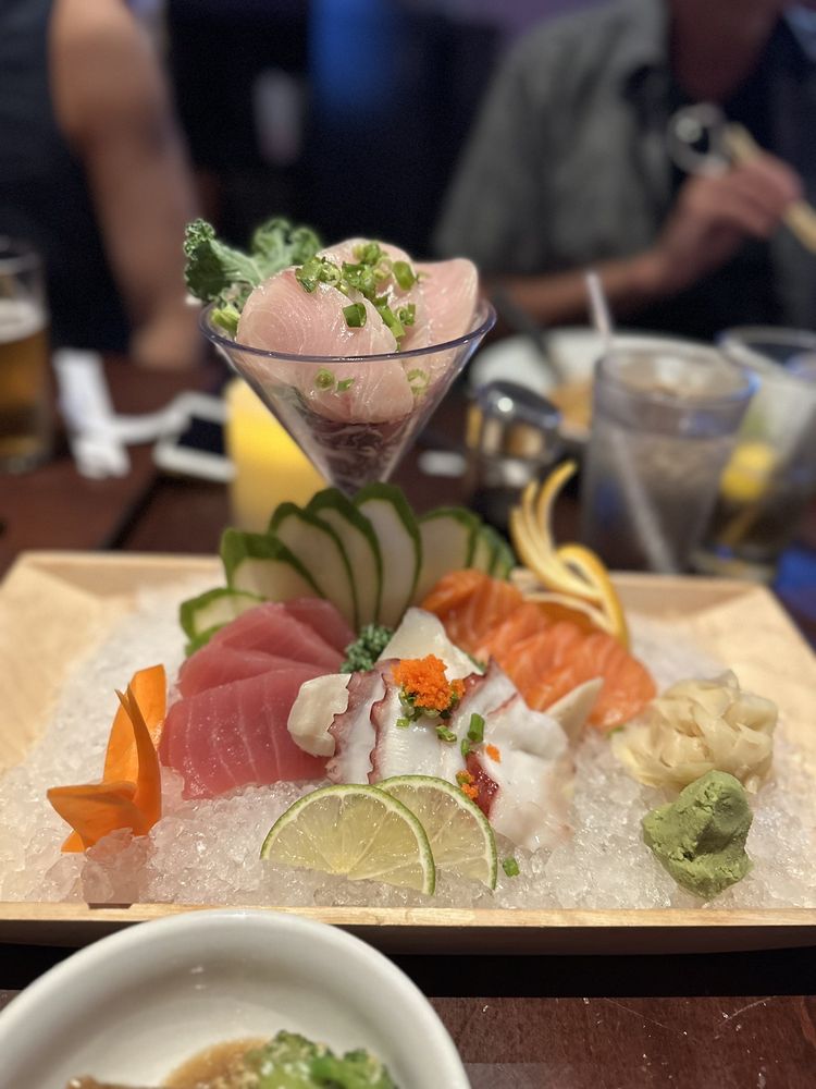 Tee-Jay Thai Sushi - Wilton Manors